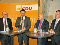 Schulforum1214-Podium-1024x682